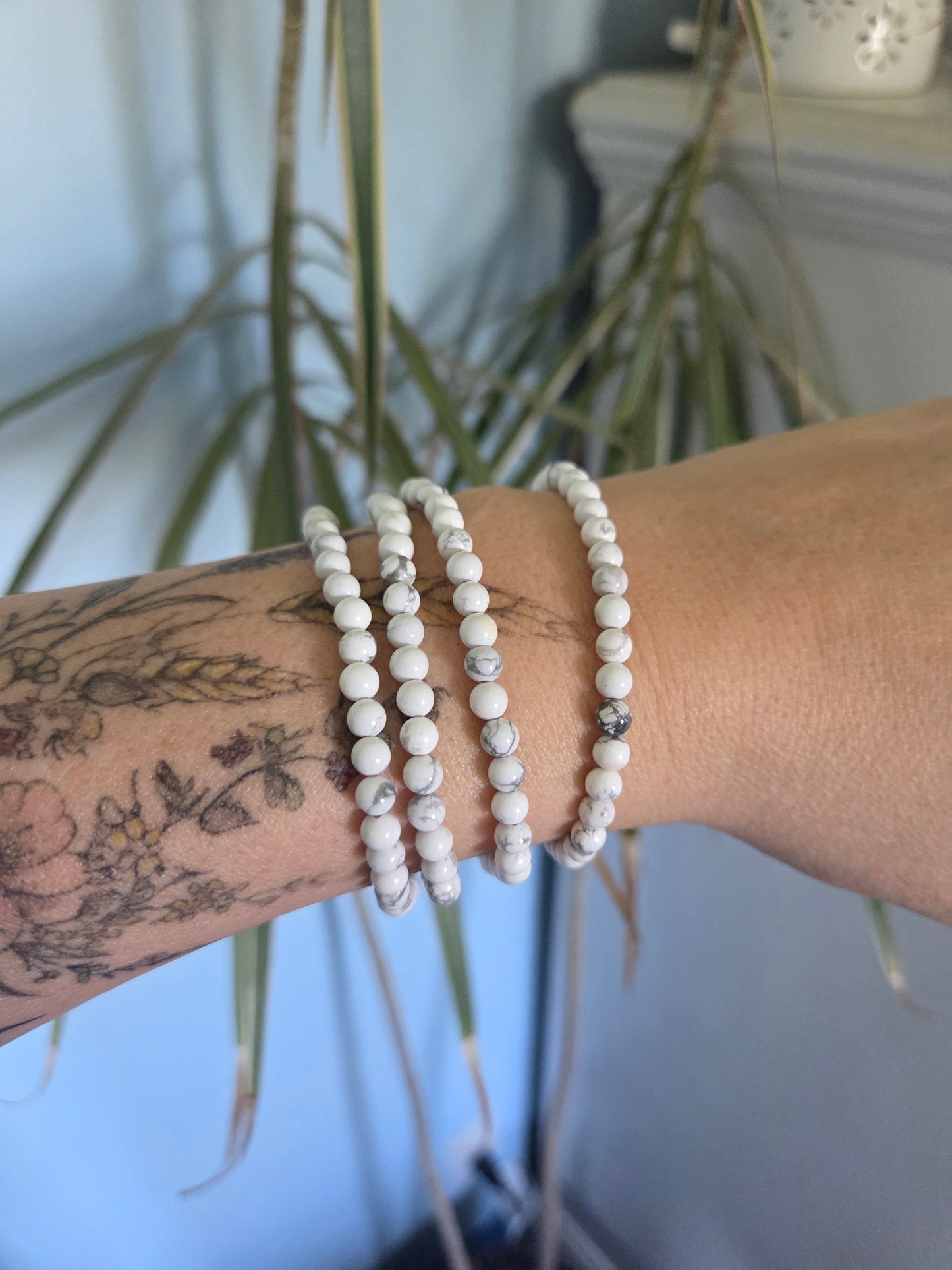 Howlite (4mm, 6mm)