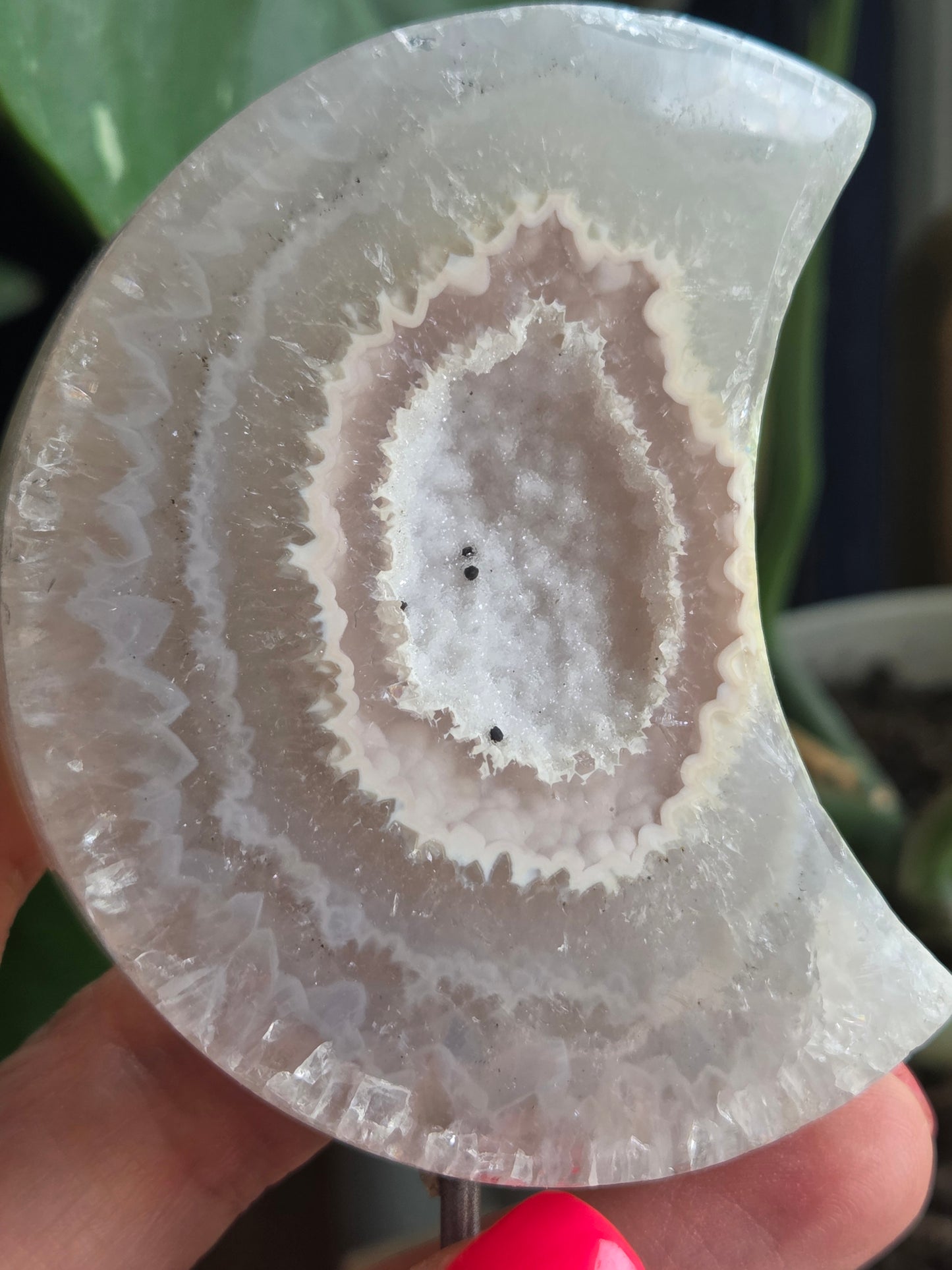 Agate moon on Stand