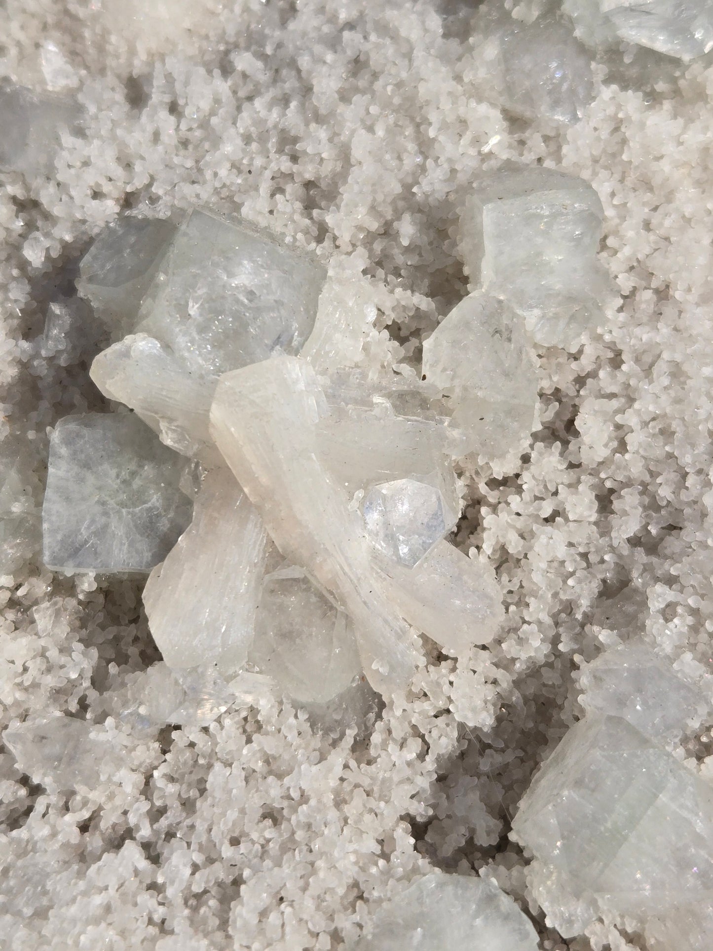 Apophyllite Stilbite & Hullendite (4.8lbs)