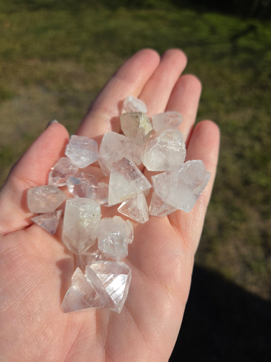 Apophyllite Points