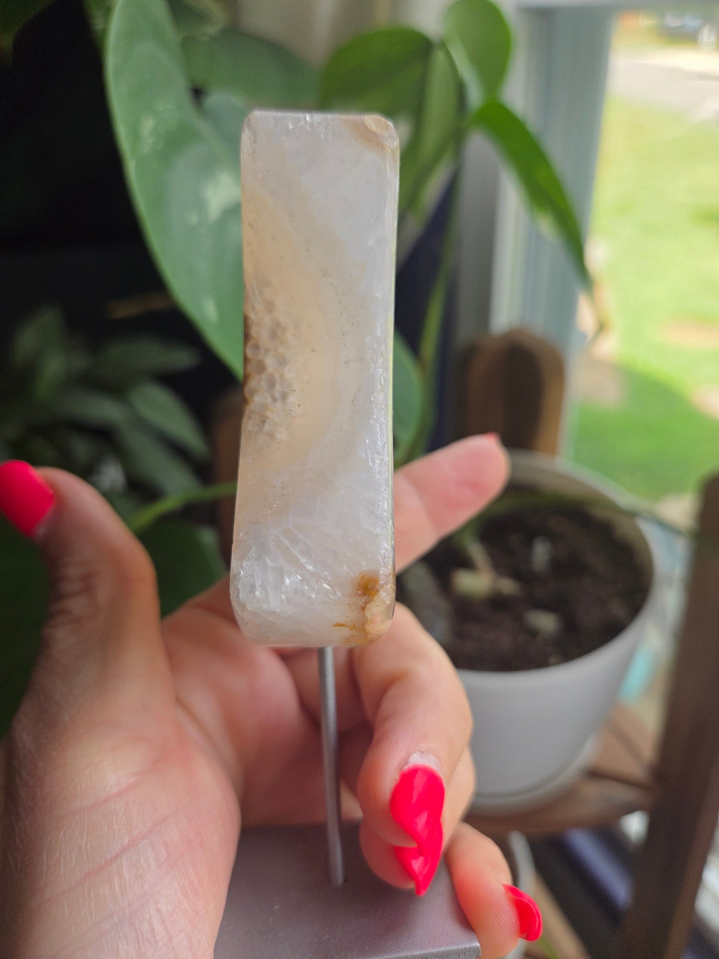 Agate moon on Stand