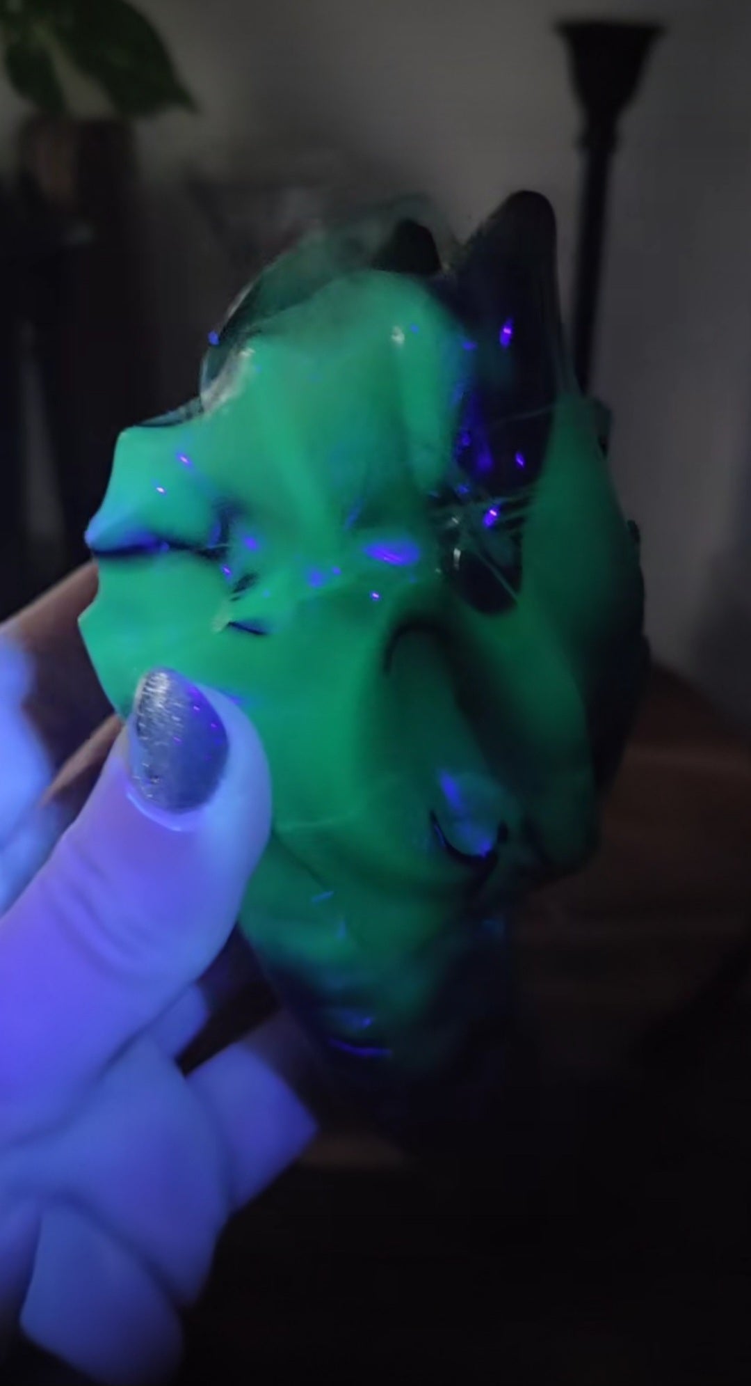 Volcano Agate Dragon Head (Large)(UV)