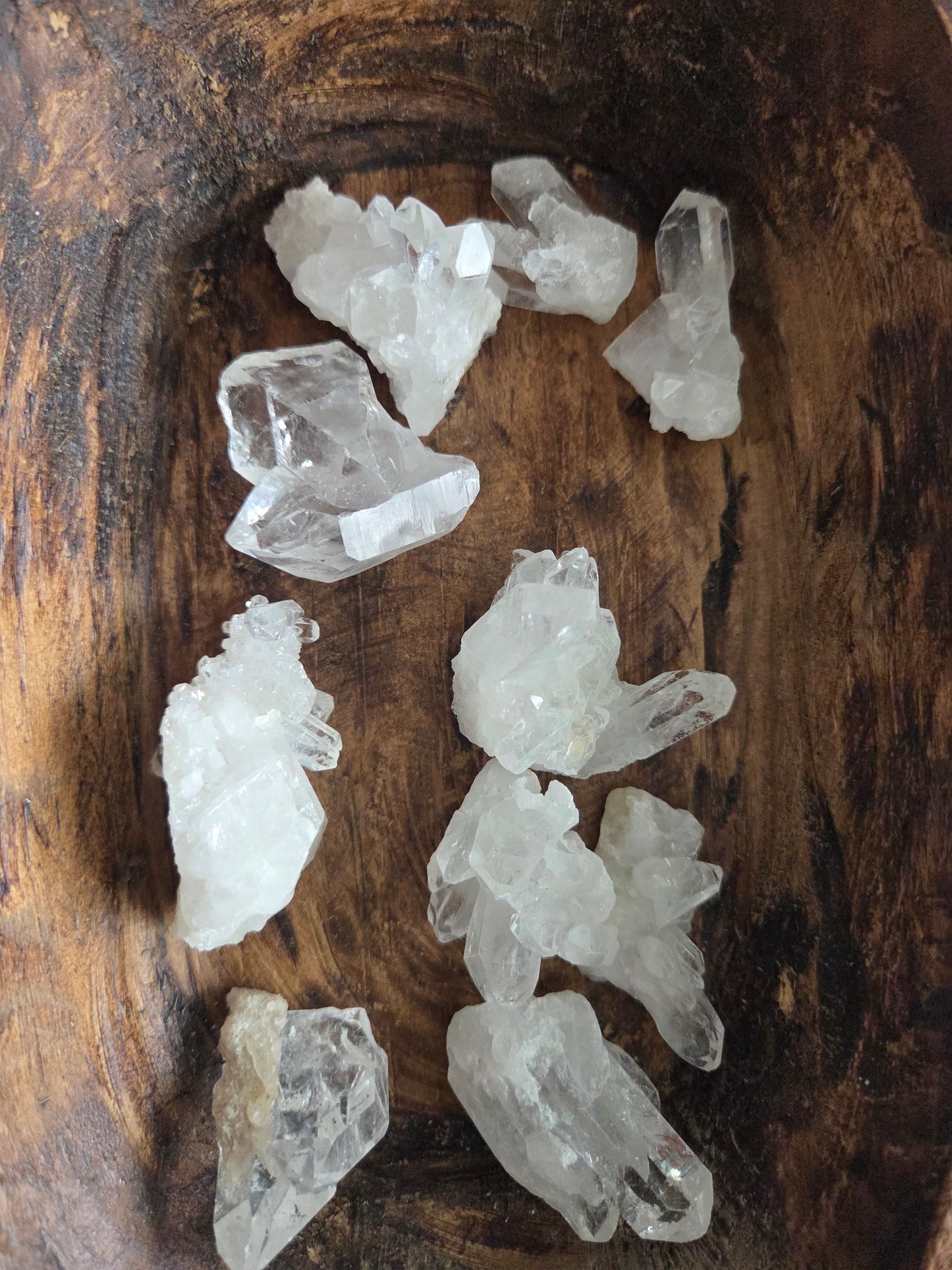 Quartz Points and Mini Clusters
