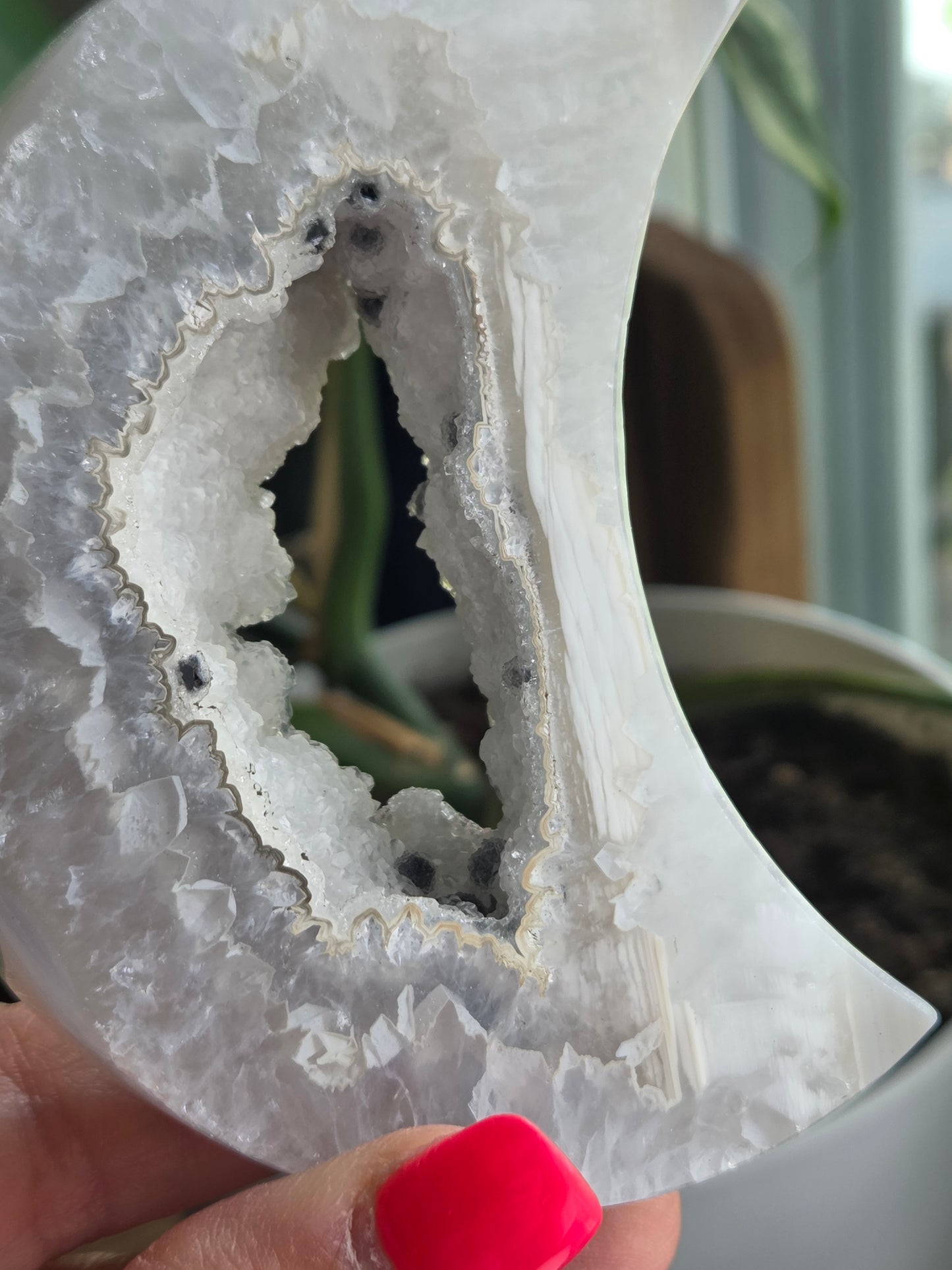Agate moon on Stand