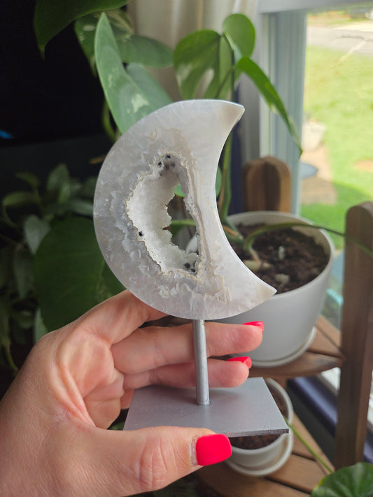 Agate moon on Stand