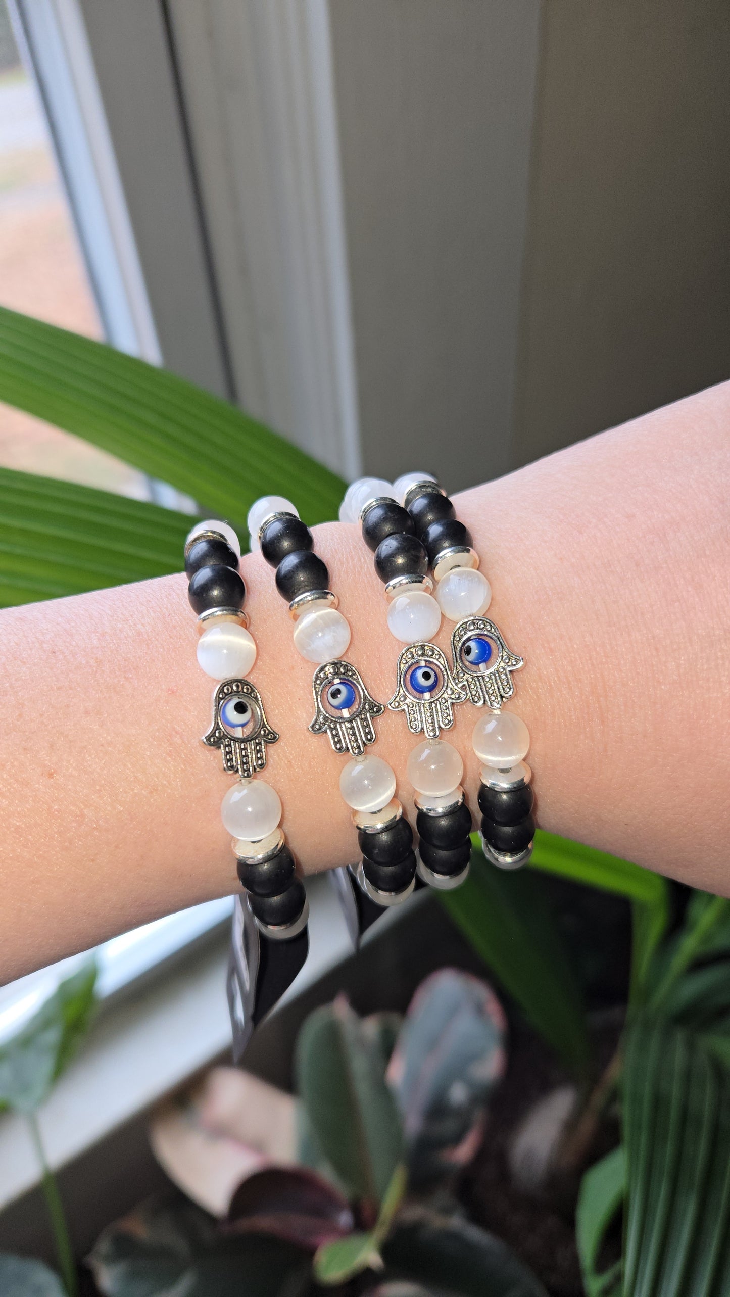 Selenite and Black Onyx With Hamsa Hand 🪬