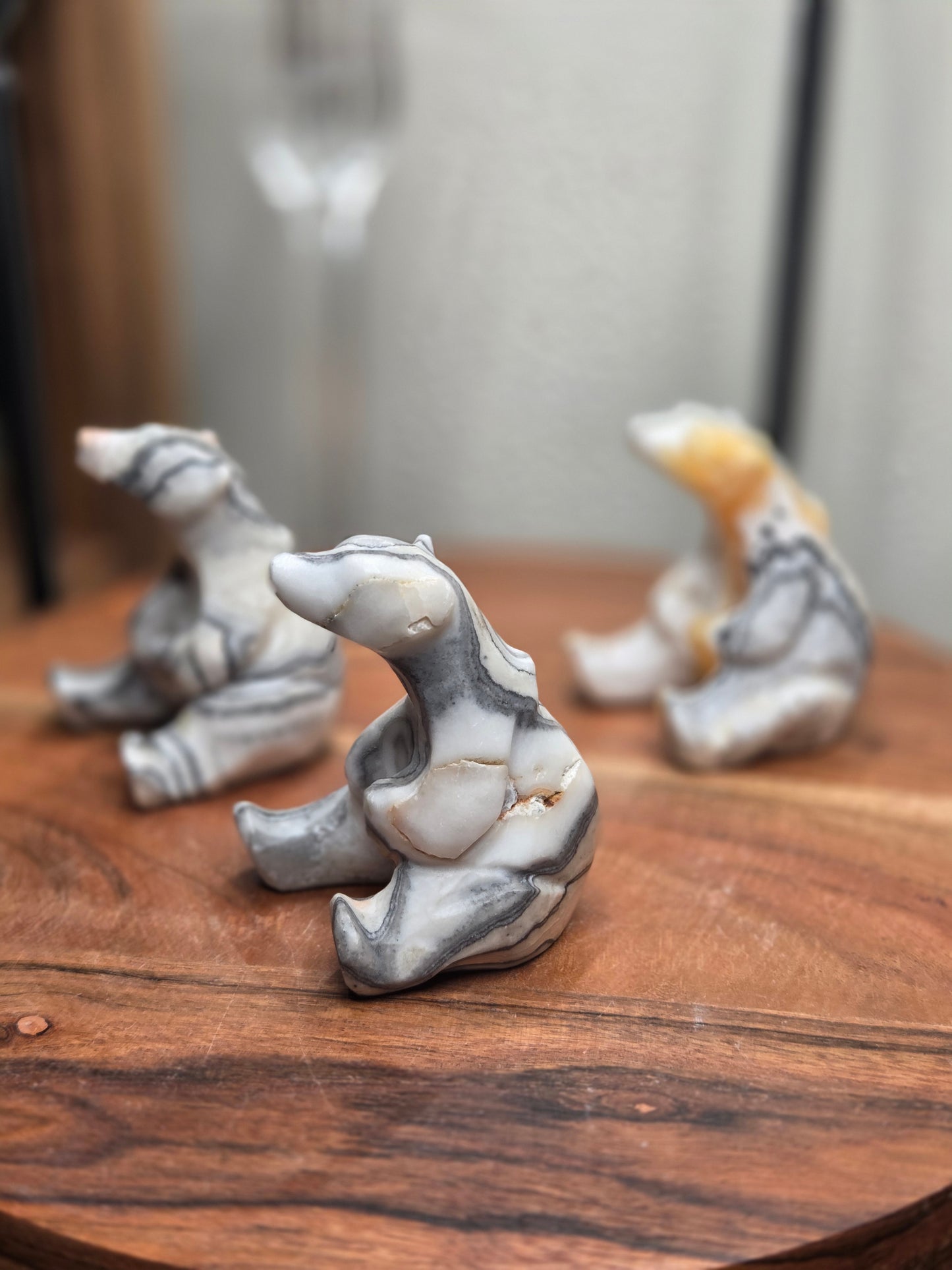 Onyx Sitting Bear (medium)