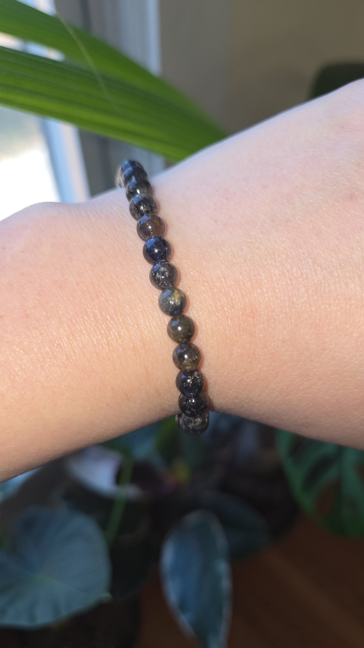 Pleochroic Iolite Bracelet 6mm