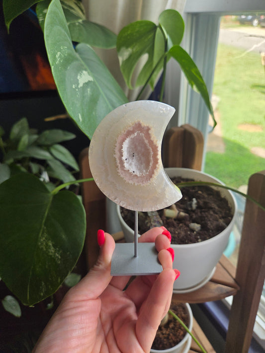Agate moon on Stand