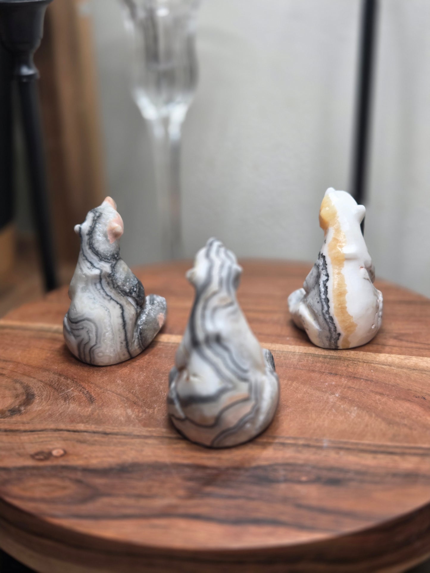 Onyx Sitting Bear (medium)