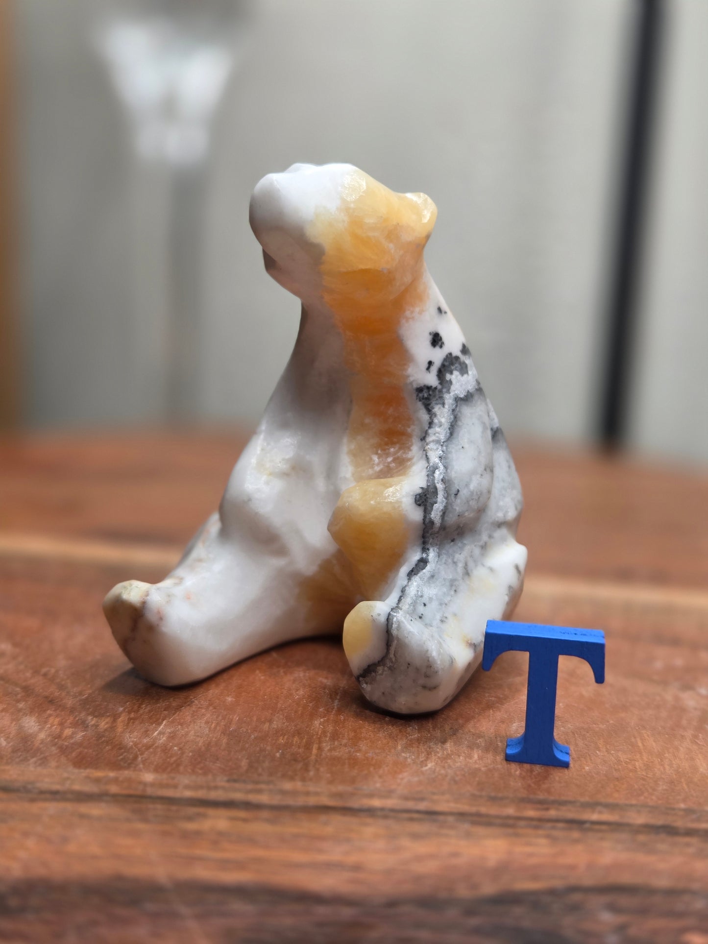 Onyx Sitting Bear (medium)